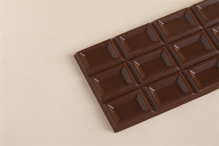 你爱吃吗？最新研究 黑巧克力能显著降低原发性高血压的风险