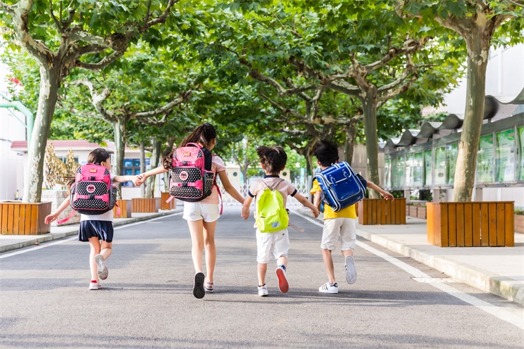 取消公办中小学教师编制可不可行？专家提议实现教师双轨制度，建议对教师同工同酬