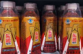 年入上百亿的东鹏饮料，舍不下瓶盖里的广告费？