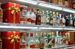 今年都在吐老本 跟一个白酒经销商老板聊到的行业真相