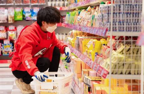 万辰穷养休闲零食品牌