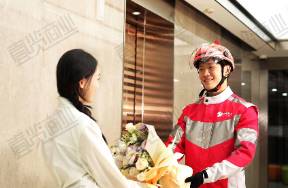 京东上线京东点评、京东招牌榜