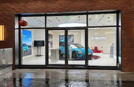 卢伟冰成了小米造车的最大受益人