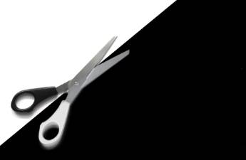 酒店剪刀门事件反转，这届网友终于不被情绪CPU了